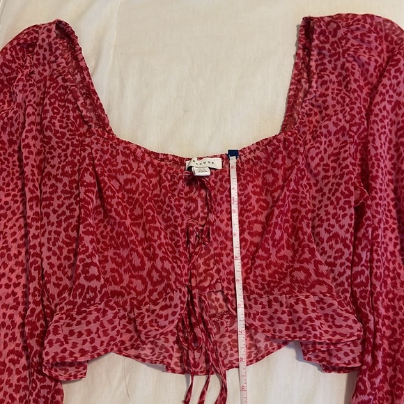 NWOT Topshop Red/Pink Leopard Prairie Cropped Blouse Size US 10 - Picture 3 of 8